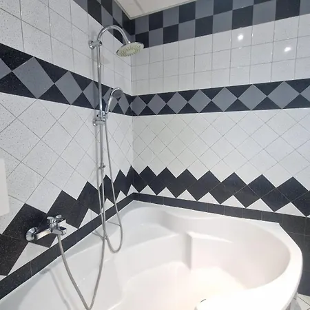 Le Delacroix #parking * Клермон-Ферран